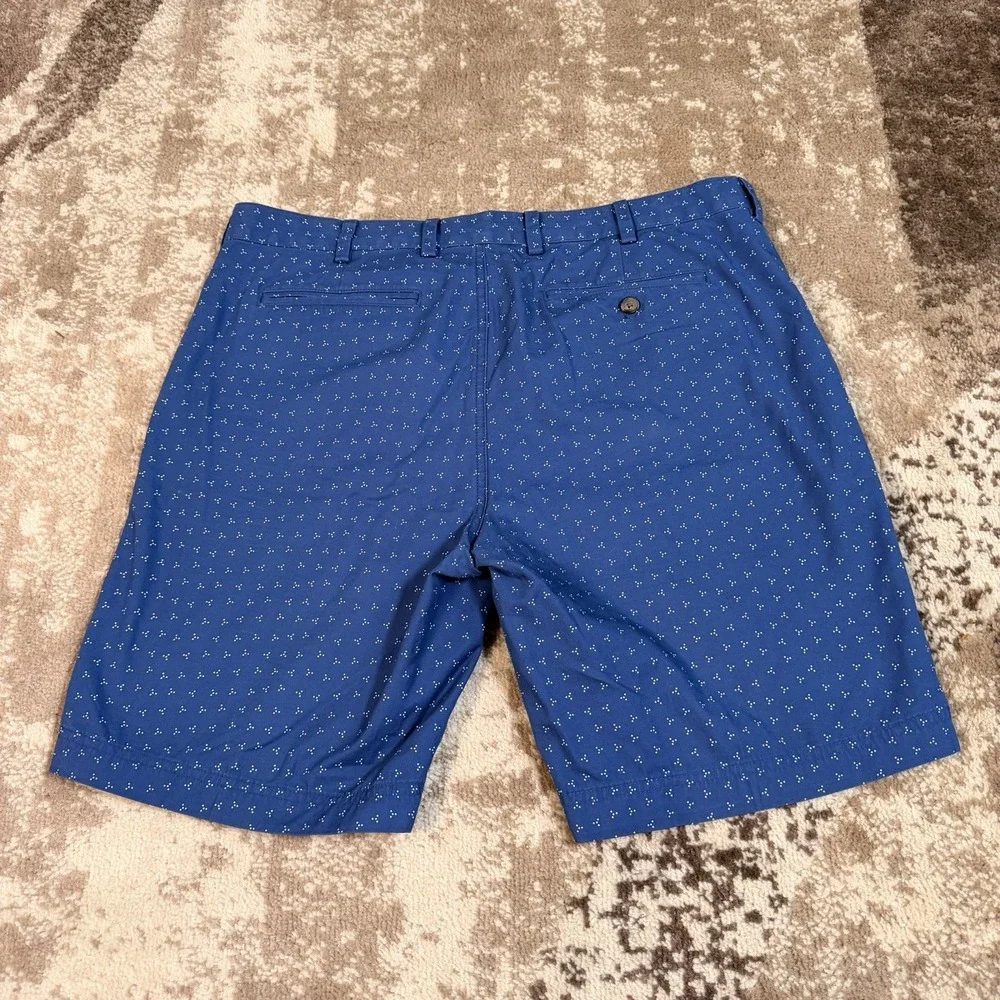 Brooks Brothers Red Fleece Shorts Mens Khakis 36 Blue Geometric Golf AOP